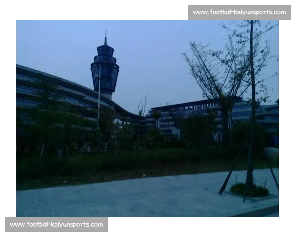 夜骑西湖:杭州青年的浪漫通勤美学